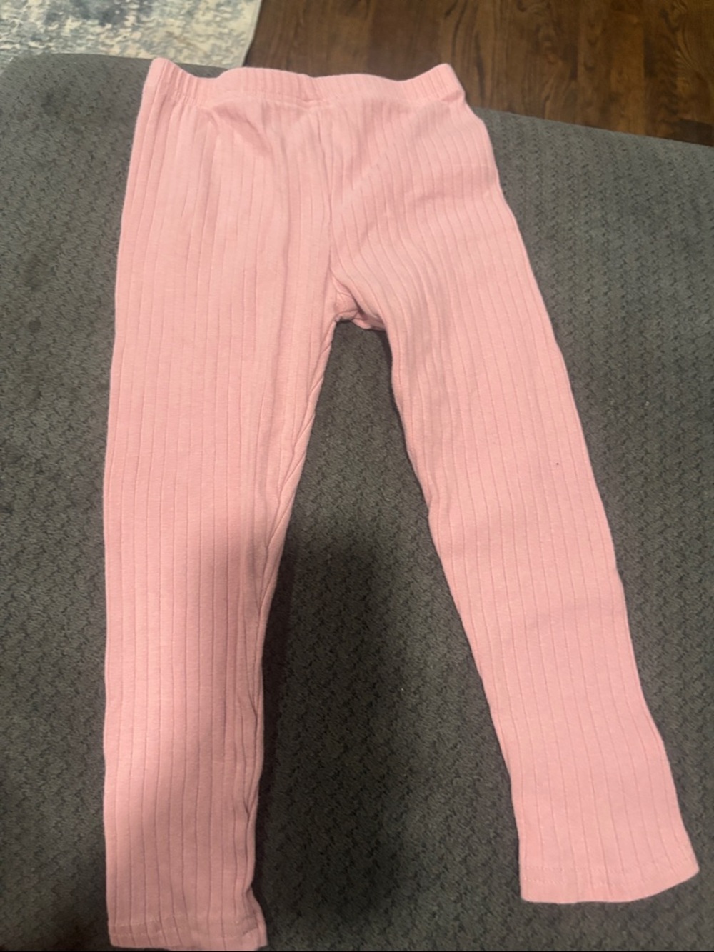 🟢10/$10 - Girls' Ribbed Pink Knit Leggings